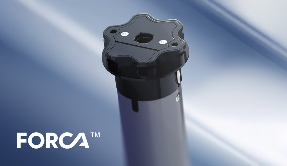 Abbiamo introdotto il nostro marchio di accessori per tapparelle e frangisole esterni: Forca. Si tratta di soluzioni progettate da Eko-Okna sulla base di una profonda conoscenza del mercato, meglio adattate alle esigenze del cliente moderno. Il loro prezzo interessante ha permesso ai nostri distributori di proporre soluzioni con comando radio al posto dei classici motori filari, senza aumentare i prezzi.